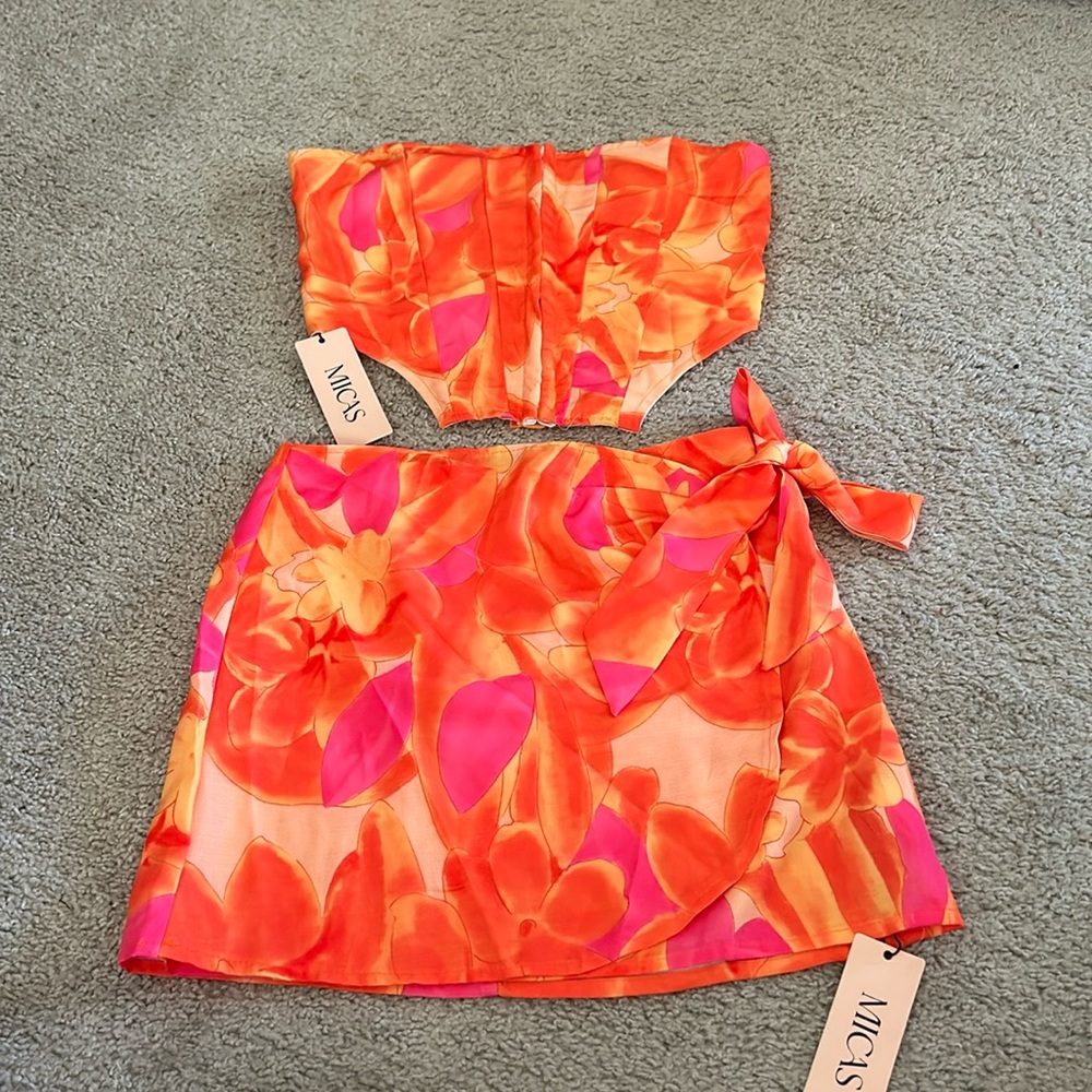 NWT Micas 2-Piece Set